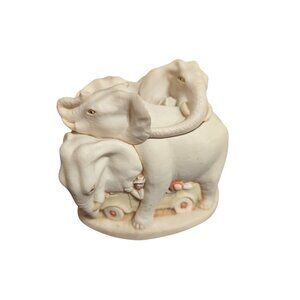 Harmony Kingdom Rather Large Safari 1995 Elephants Trinket Box 4 x 4.5 in No Box